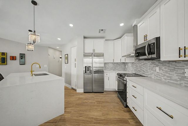 4524 E Shomi Street, Phoenix, AZ 85044
