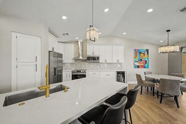 4524 E Shomi Street, Phoenix, AZ 85044