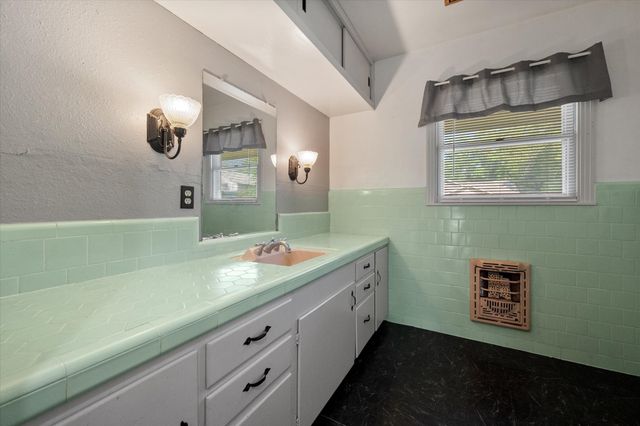 308 N 4th Street, Wortham, TX 76693