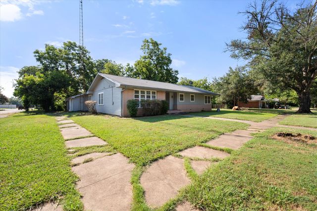 308 N 4th Street, Wortham, TX 76693