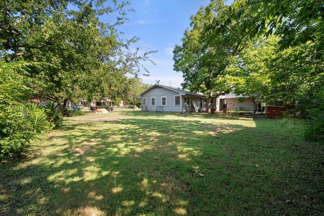 308 N 4th Street, Wortham, TX 76693