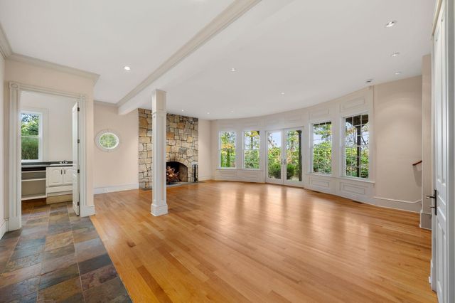 31 Monisa Kay Drive, Plymouth, MA 02360
