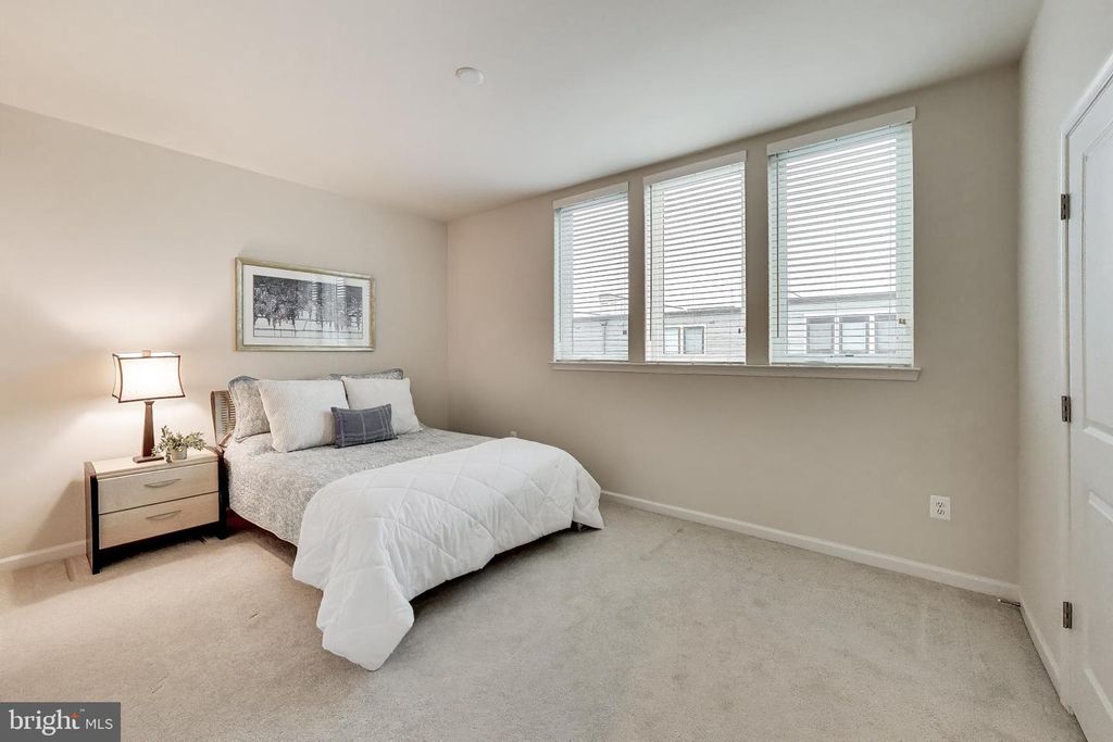 Image 19 of property listing at 507 SILVER CLIPPER LN, Oxon Hill, MD 20745