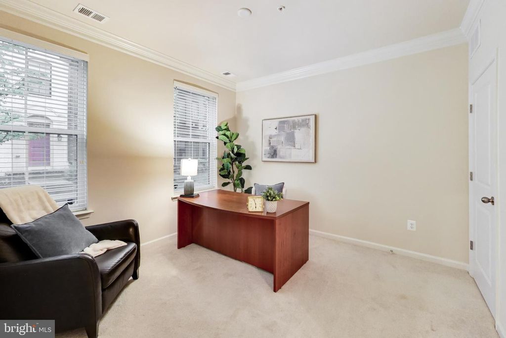 Image 25 of property listing at 507 SILVER CLIPPER LN, Oxon Hill, MD 20745