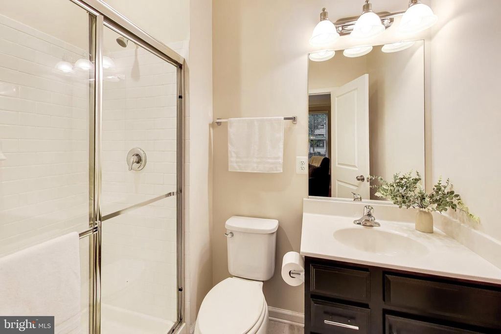 Image 27 of property listing at 507 SILVER CLIPPER LN, Oxon Hill, MD 20745