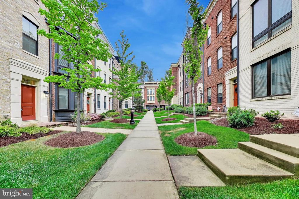 Image 33 of property listing at 507 SILVER CLIPPER LN, Oxon Hill, MD 20745