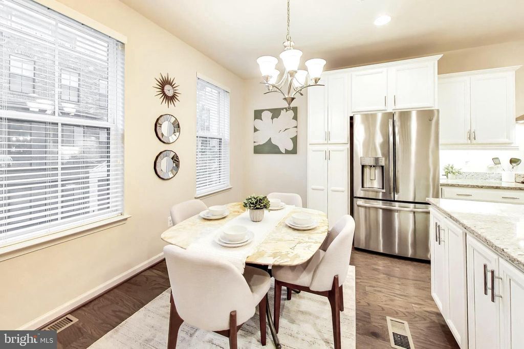 Image 6 of property listing at 507 SILVER CLIPPER LN, Oxon Hill, MD 20745