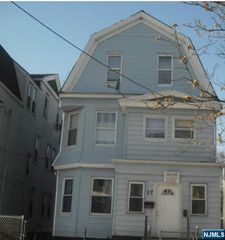 17 Cedar Street 3rd Floor, Newark, NJ 07106