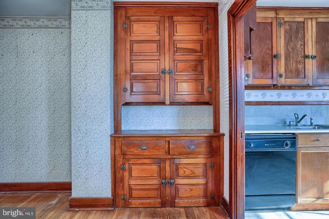 1126 E CHOCOLATE AVE, Hershey, PA 17033