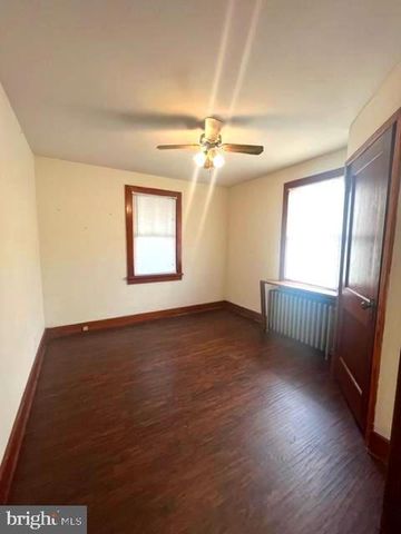 1126 E CHOCOLATE AVE, Hershey, PA 17033