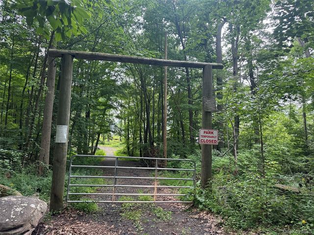 122 Woods Road, Greenwood Lake, NY 10925