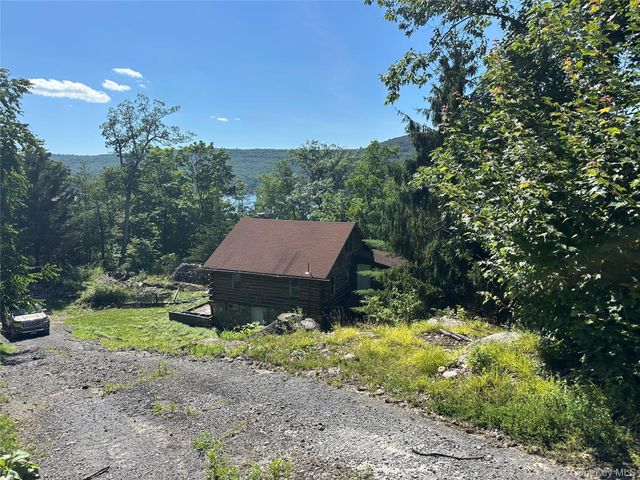 122 Woods Road, Greenwood Lake, NY 10925