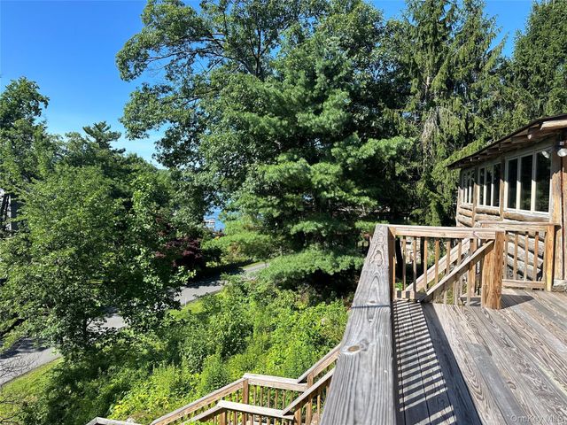 122 Woods Road, Greenwood Lake, NY 10925