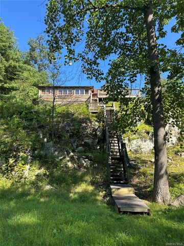 122 Woods Road, Greenwood Lake, NY 10925