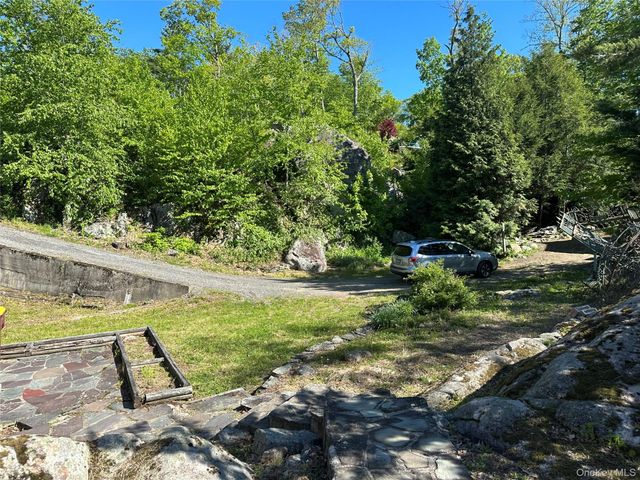 122 Woods Road, Greenwood Lake, NY 10925
