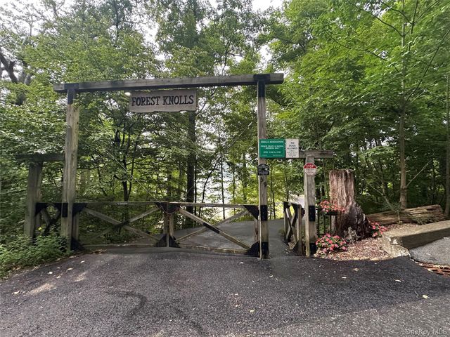 122 Woods Road, Greenwood Lake, NY 10925