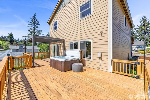 17127 Lakepoint Drive SE, Yelm, WA 98597