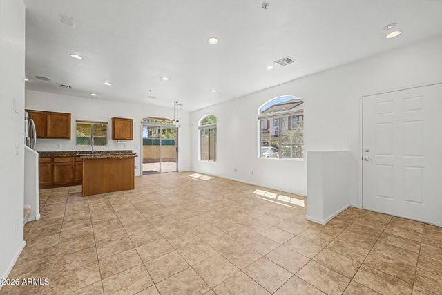 2725 E MINE CREEK Road 1044, Phoenix, AZ 85024