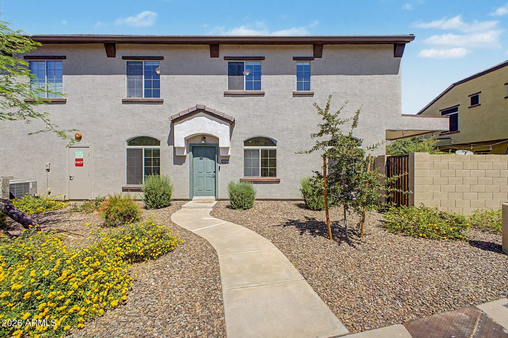 2725 E MINE CREEK Road 1044, Phoenix, AZ 85024