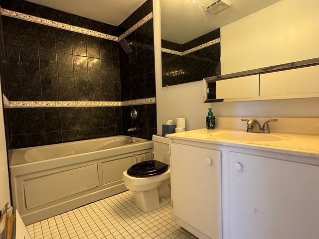 376 Ocean Ave 207, Revere, MA 02151