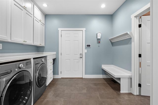 1050 102nd Avenue, Plainwell, MI 49080