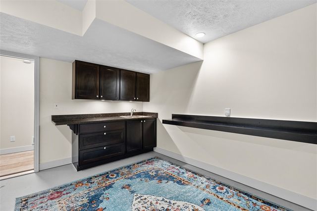 1050 102nd Avenue, Plainwell, MI 49080