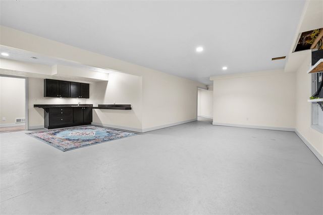 1050 102nd Avenue, Plainwell, MI 49080