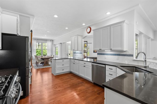 1050 102nd Avenue, Plainwell, MI 49080