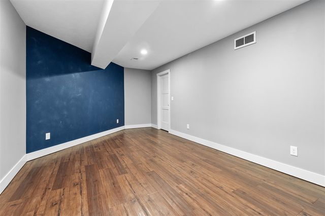 1050 102nd Avenue, Plainwell, MI 49080