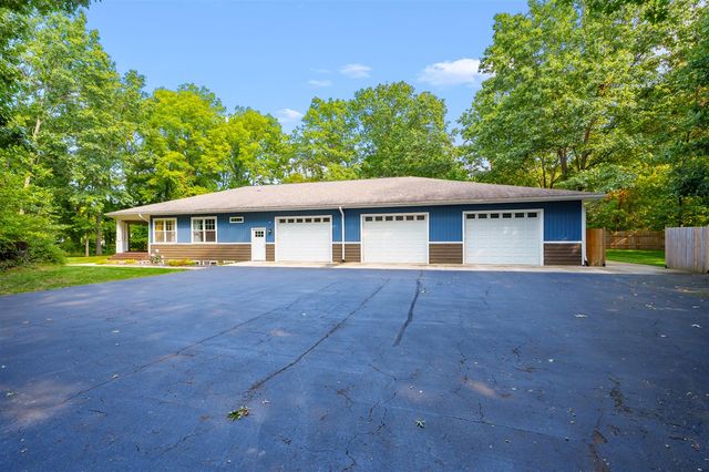 1050 102nd Avenue, Plainwell, MI 49080