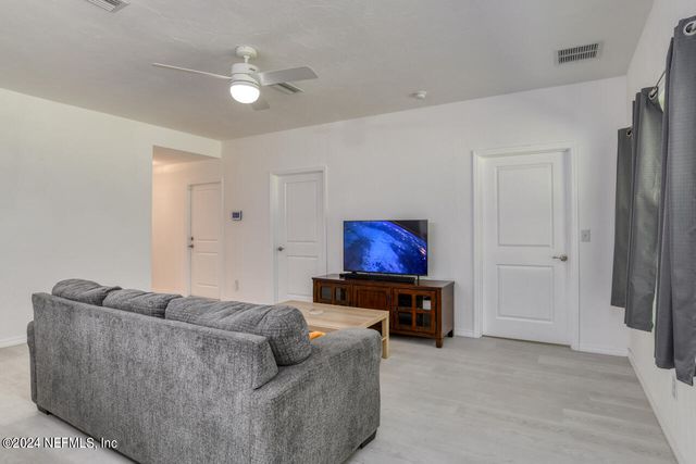 101 KILLIAN Drive, Hawthorne, FL 32640