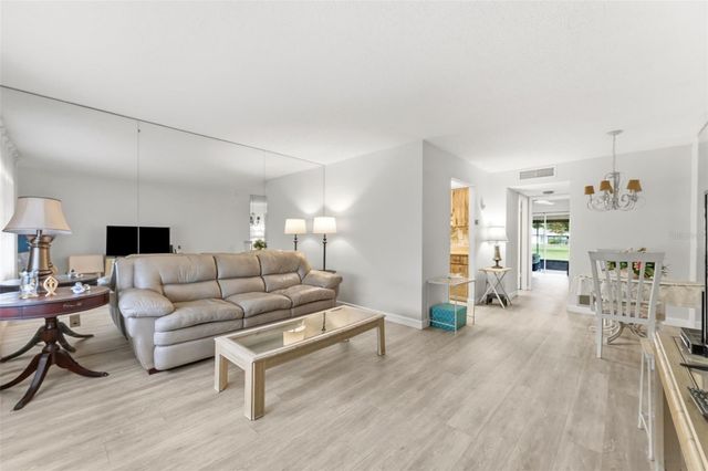 24862 US HIGHWAY 19 N 806, Clearwater, FL 33763