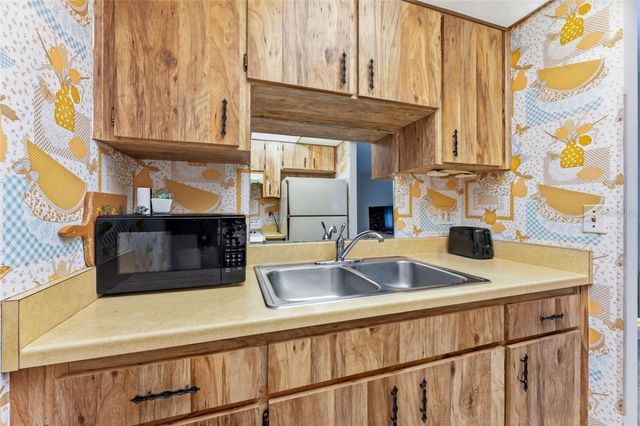 24862 US HIGHWAY 19 N 806, Clearwater, FL 33763