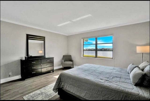 300 Croton Avenue 102, Lantana, FL 33462