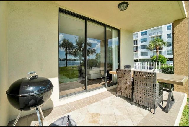 300 Croton Avenue 102, Lantana, FL 33462