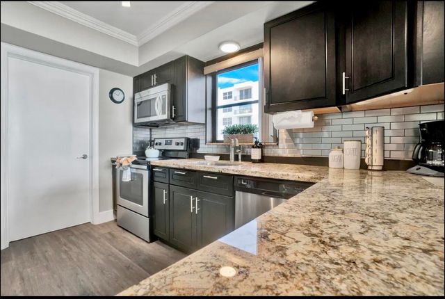 300 Croton Avenue 102, Lantana, FL 33462