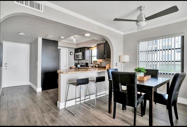 300 Croton Avenue 102, Lantana, FL 33462