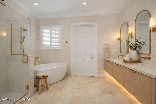 2158 Falls Circle, Vero Beach, FL 32967