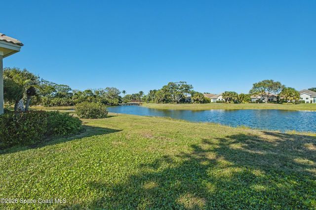 2158 Falls Circle, Vero Beach, FL 32967