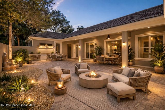 2158 Falls Circle, Vero Beach, FL 32967