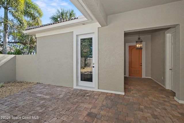 2158 Falls Circle, Vero Beach, FL 32967