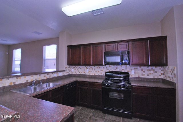 5033 LONE CACTUS Court, El Paso, TX 79934