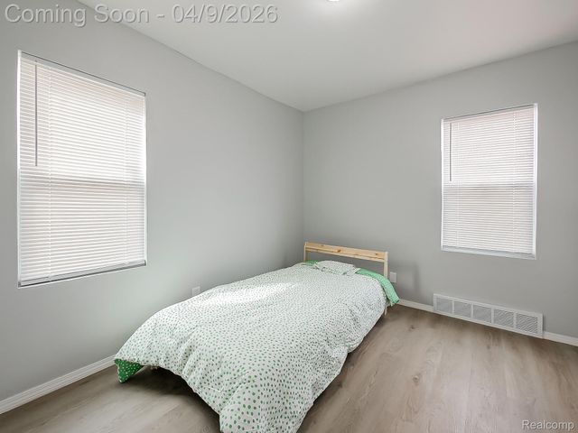 9163 Winthrop Street, Detroit, MI 48228