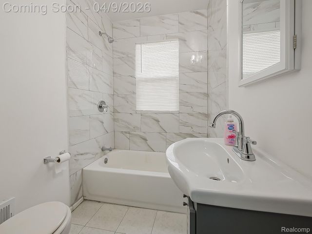 9163 Winthrop Street, Detroit, MI 48228