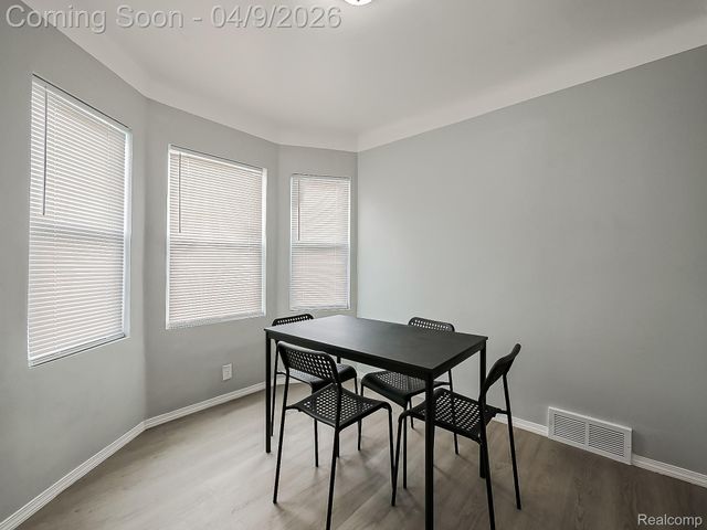 9163 Winthrop Street, Detroit, MI 48228