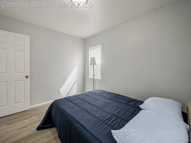 9163 Winthrop Street, Detroit, MI 48228