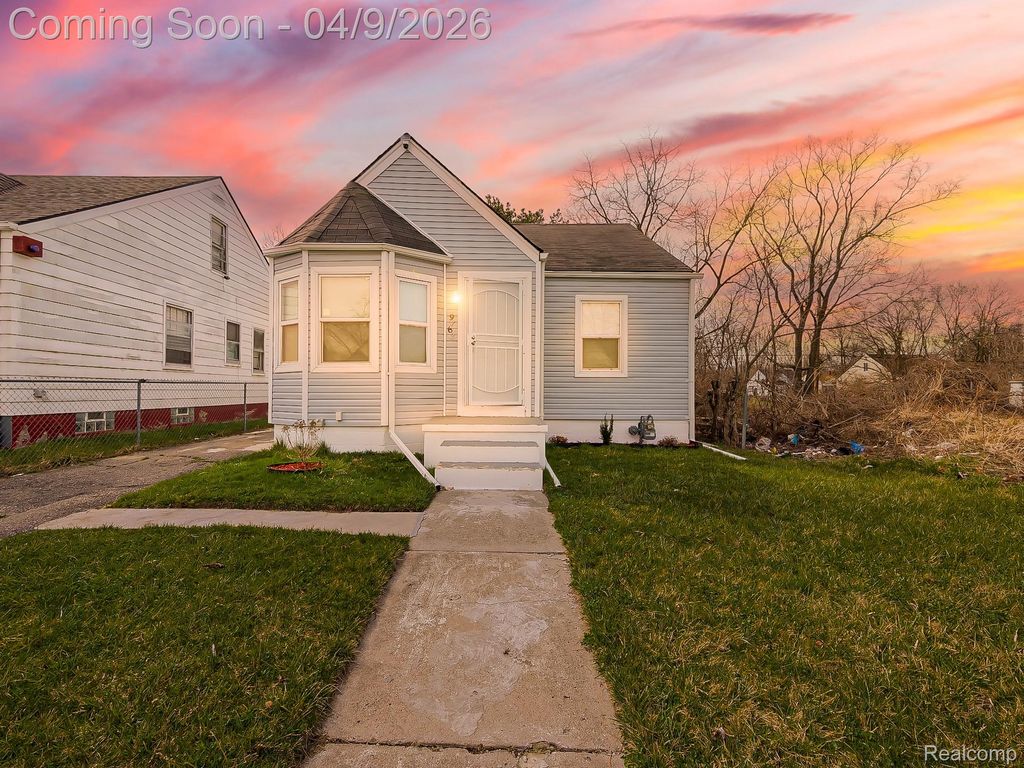 9163 Winthrop Street, Detroit, MI 48228