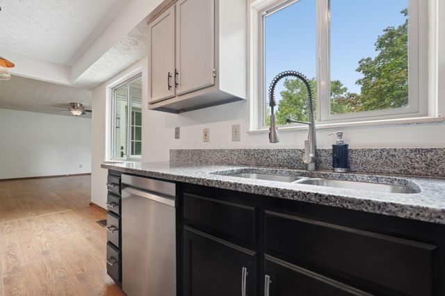 5714 Whispering Oak Boulevard, Hilliard, OH 43026
