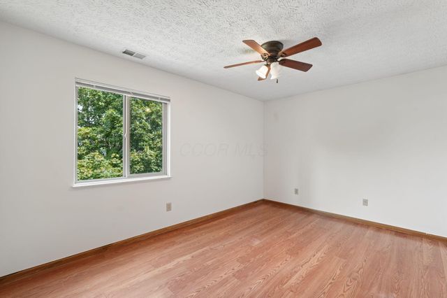 5714 Whispering Oak Boulevard, Hilliard, OH 43026