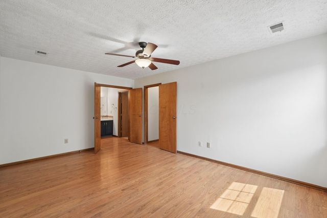 5714 Whispering Oak Boulevard, Hilliard, OH 43026
